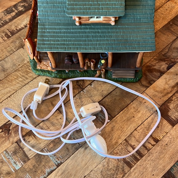 Heartland Valley Village Limited Edition Log Cabin Porcelain Lighted House w BOX - Picture 9 of 14